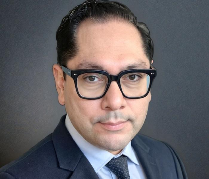 Headshot of Luis Mendoza